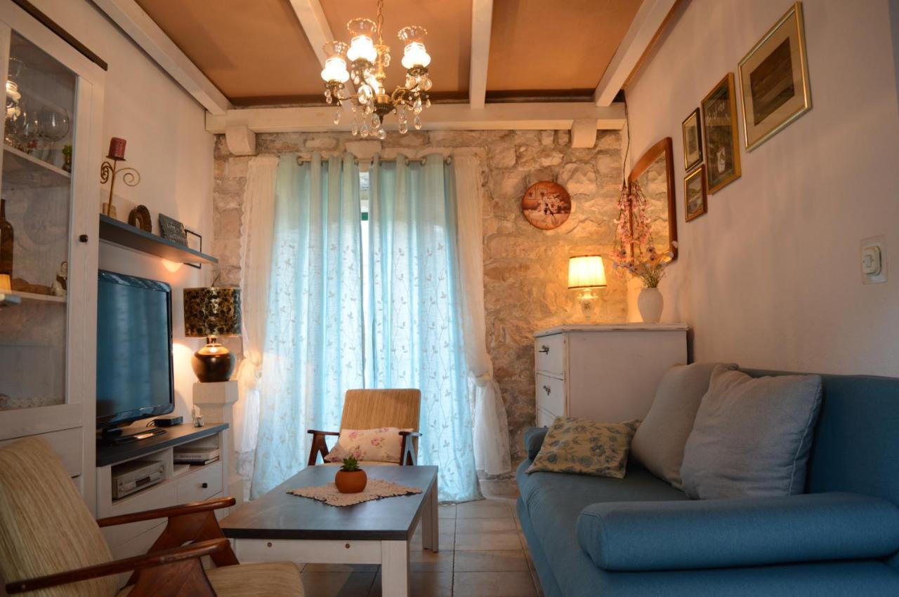 Visilo Stone House Villa Pucisca Buitenkant foto