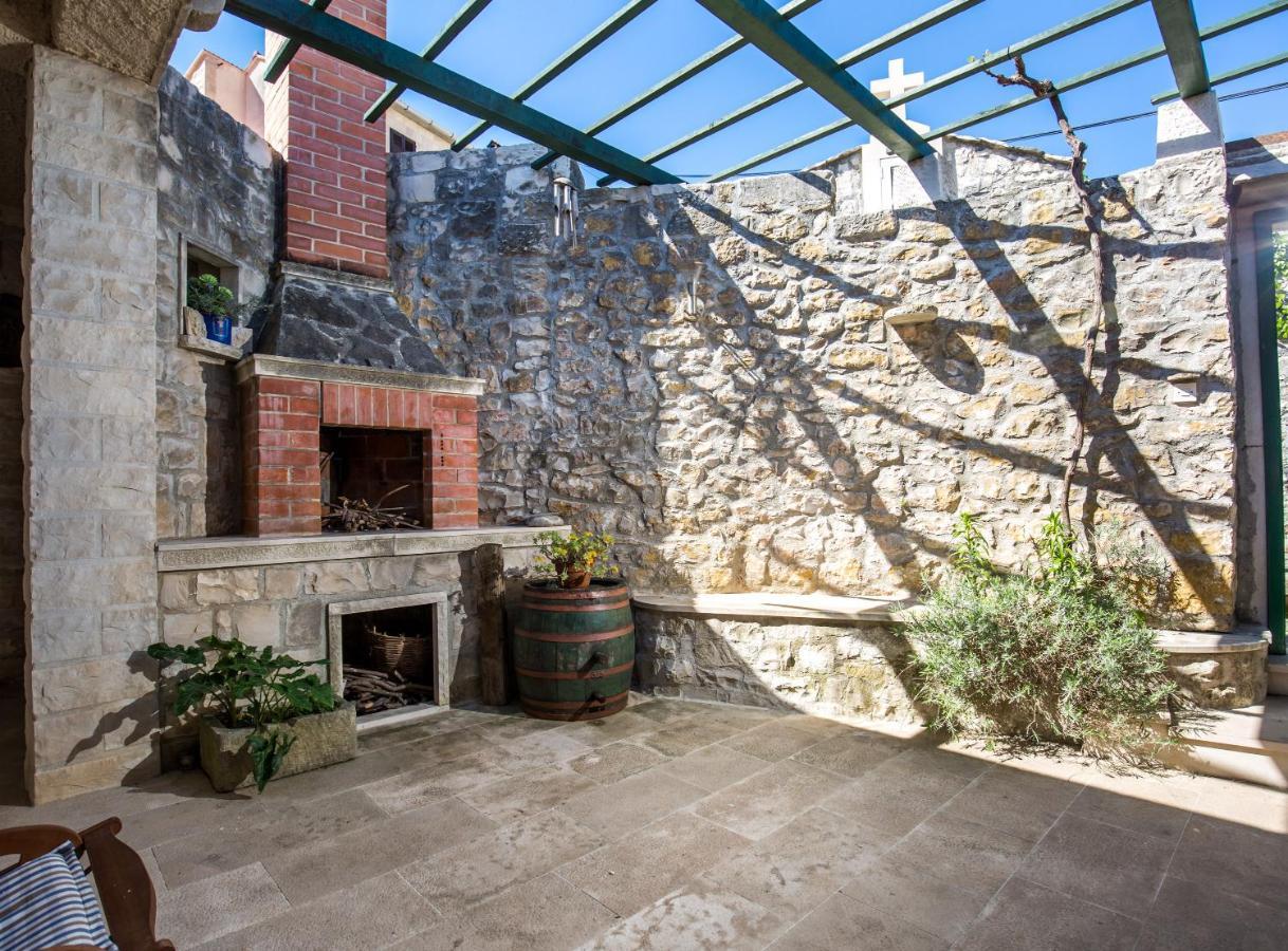 Visilo Stone House Villa Pucisca Buitenkant foto