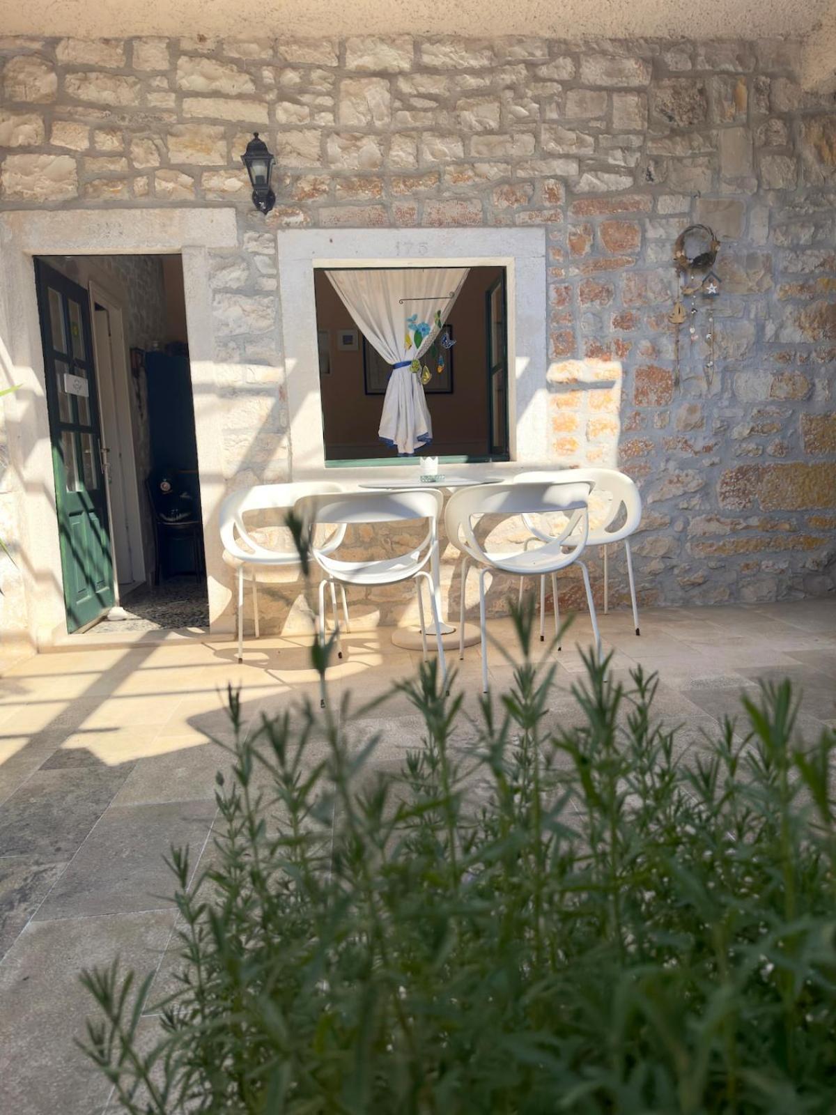 Visilo Stone House Villa Pucisca Buitenkant foto
