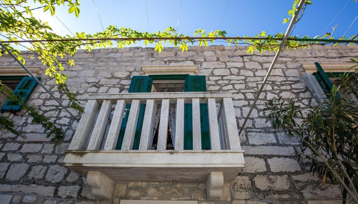Visilo Stone House Villa Pucisca Buitenkant foto