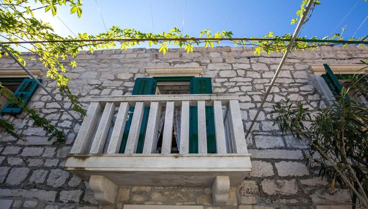 Visilo Stone House Villa Pucisca Buitenkant foto
